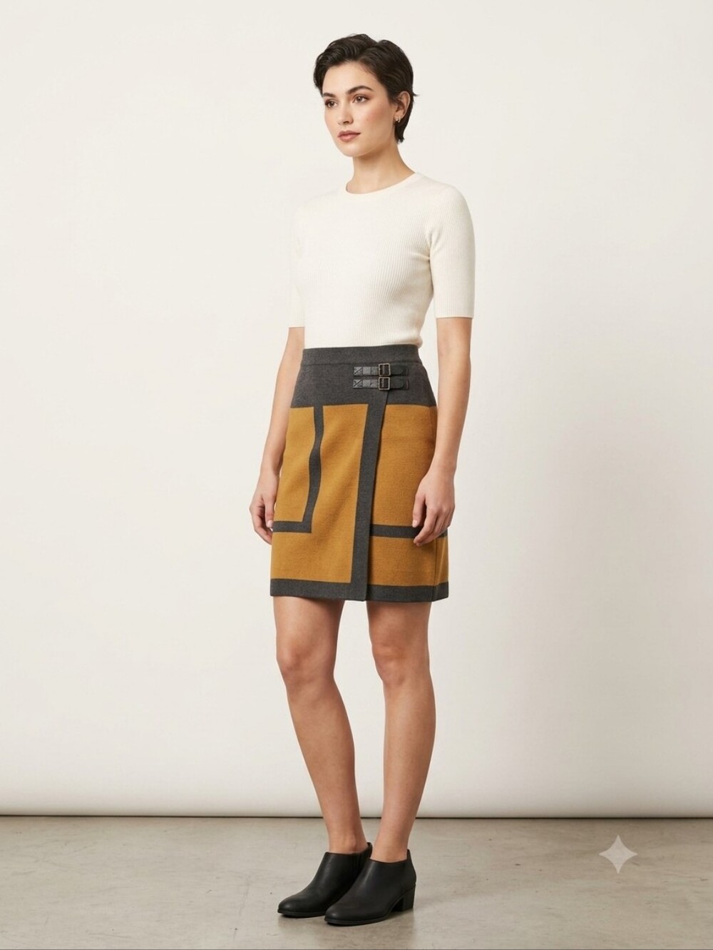 Orly large camel charcoal stretch knit buckle geometric print warp skirt mini
